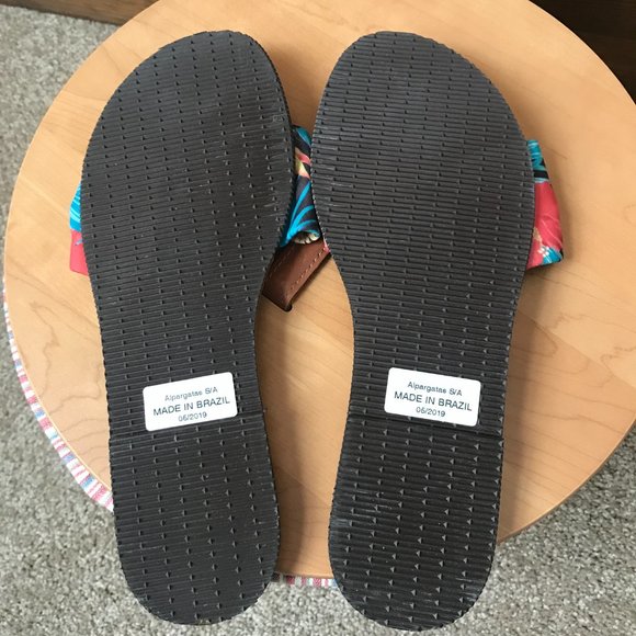 FINAL DAY - FINAL PRICE - Havaianas Brown w/Tropical Flowers Thongs 11/12W - Picture 4 of 7